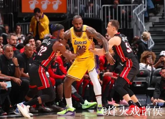 詹姆斯22分9助关键7分爆发 湖人击败热火终结连败