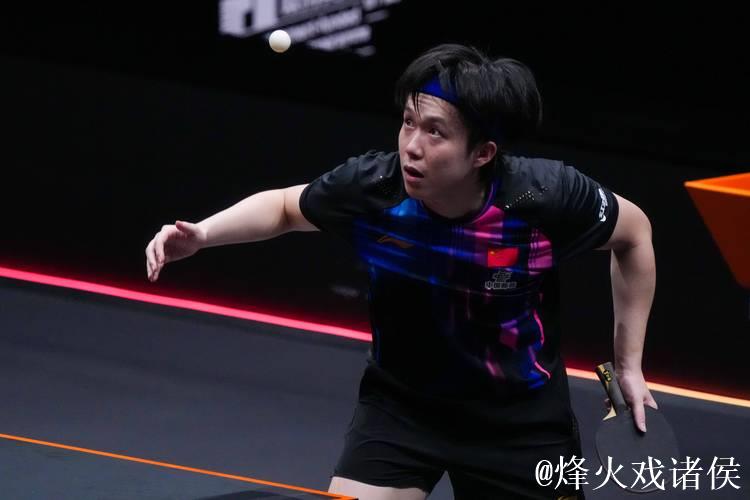 王楚钦半小时高效晋级 WTT总决赛男单四强